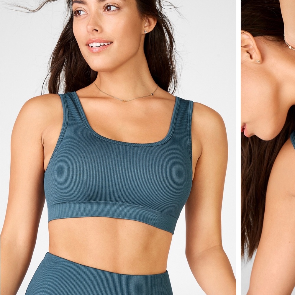 NWT unlined, seamless ribbed sports bra celestial blue medium Fabletics